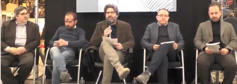 VIDEO INTEGRALE Orta di Atella, bagno di folla alla presentazione del libro del giudice Graziano promossa dal centro “Fabulae”. Istituzioni latitanti, presente solo il consigliere Lamberti e pochi politici. Per tutti gli altri la cultura è un optional