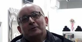 FOTO Orta di Atella, la Chiesa “arresta” i politici: spettacolo di Carnevale contro gli amministratori. I ragazzi dell’Azione cattolica travestiti da Banda Bassotti, una cella davanti al municipio. Don Gaudino anche lei rubava quando faceva l’assessore?