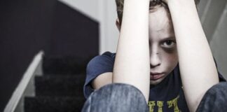 Incatena il figlio e lo lascia senza acqua né cibo per giorni: in manette 38enne casertano