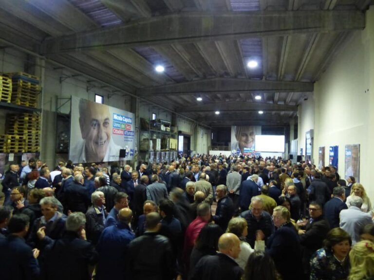 VIDEO INTERVISTA Europee, in migliaia alla chiusura della campagna elettorale di Caputo: “Andiamo a vincere”