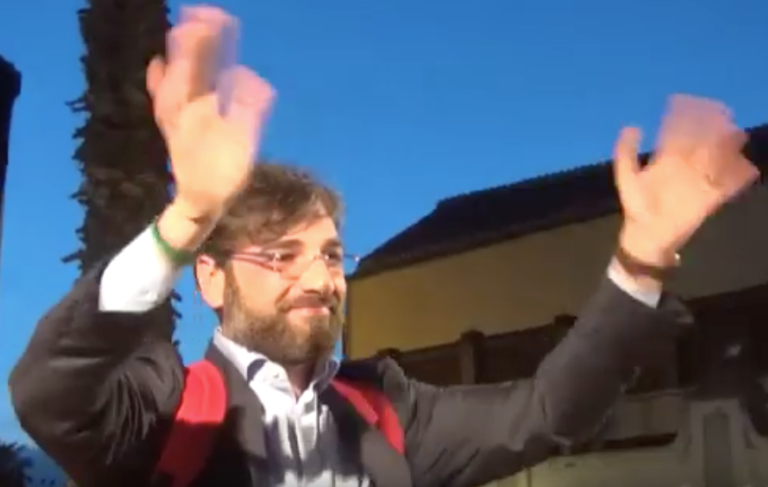 Aversa Azzurra diserta l’aula, maggioranza senza i numeri in assise. La Politica che serve: “Matacena, dimettiti”