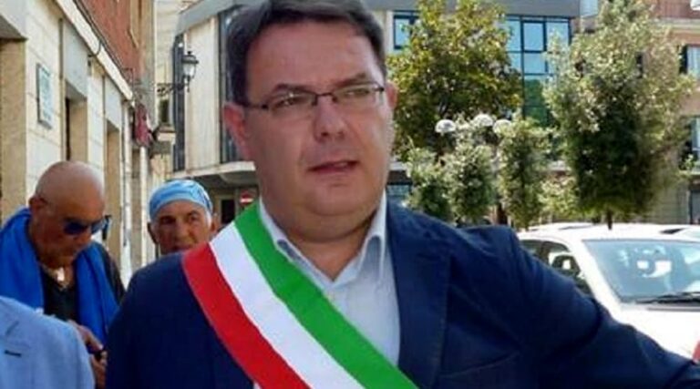 Cesa, gli avvocati della moglie del sindaco Guida dopo la condanna a 2 anni: “Campagna di demolizione della reputazione della consorte”