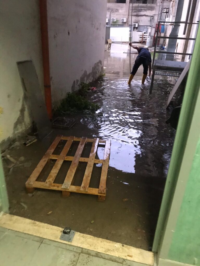 FOTOGALLERY Le città tra Napoli e Caserta avvolte dai roghi tossici, in tantissimi al corteo ad Acerra
