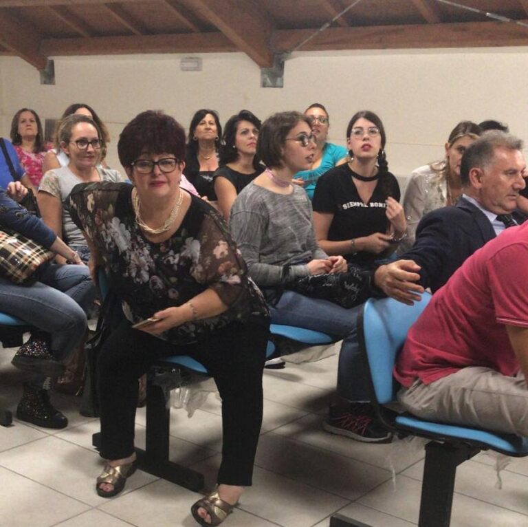 Cesa, nasce il comitato “Il quartiere come bene comune”. Confronto su rifiuti e roghi tossici, presente anche il sindaco Guida