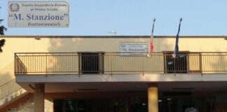 Frattamaggiore, “La vita è bella” alla scuola Massimo Stanzione: idea originale per il primo giorno di lezioni