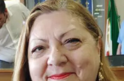 Aversa, la Melillo si accorge dopo un anno di essere l’assessore allo Sport: “Riconoscimento alla squadra di calcio”. Appello di Campania Notizie al presidente Pellegrino: egregio patron, se ritira lo pseudo-premio fa uno sfregio ai tifosi e alla città