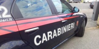 Qualiano, sequestrati 50 chili di sigarette di contrabbando e 2800 euro in contanti: arrestato 54enne