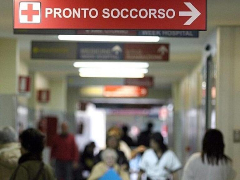 Napoli, ancora violenza negli ospedali: terzo medico aggredito in 48 ore