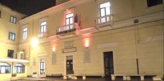 Cesa, i consiglieri di maggioranza replicano al pentastellato Bencivenga: “Non sa nemmeno leggere, commette strafalcioni imbarazzanti”