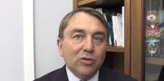 LA VIDEO INTERVISTA Caserta, conferenza stampa di fine anno alla Camera di Commercio. De Simone: “Più luci che ombre, ma la politica faccia di più”