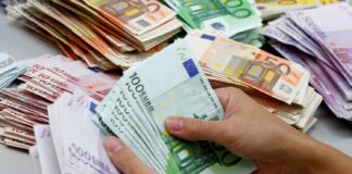 Titolare di una ditta si mette in regola con l’Agenzia delle Entrate ma la banca non gli sblocca i conti correnti: 39 dipendenti senza stipendio nel Napoletano