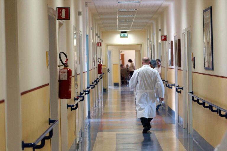 Rianimata tre volte all’Ospedale del Mare di Napoli, madre: “Urge farmaco raro”