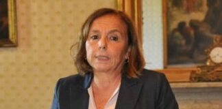 Il ministro Lamorgese a Napoli: “I beni confiscati alla camorra subito a disposizione dei profughi dell’Ucraina”