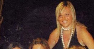 INCHIESTA SULL’UOMO OMBRA DI BRANCACCIO/2 Orta di Atella, la foto al Jolly Hotel delle lady più potenti negli anni del cemento. Le donne banchettano, l’ex consigliere Del Prete massaggia il suo padrone e Garofalo cerca un gentleman