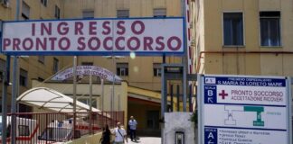 Napoli shock, accoltellati 2 coniugi anziani: il possibile movente è una lite per soldi