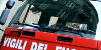 Incendi nella notte nell’Avellinese, in fiamme una vettura e un deposito agricolo