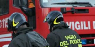 Salerno, fiamme a pochi metri dalle abitazioni e dalla stazione ferroviaria nel Parco nazionale del Cilento