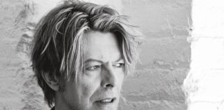 ‘Stardust Bowie by Sukita’ a Salerno: in mostra i tanti volti del Duca Bianco