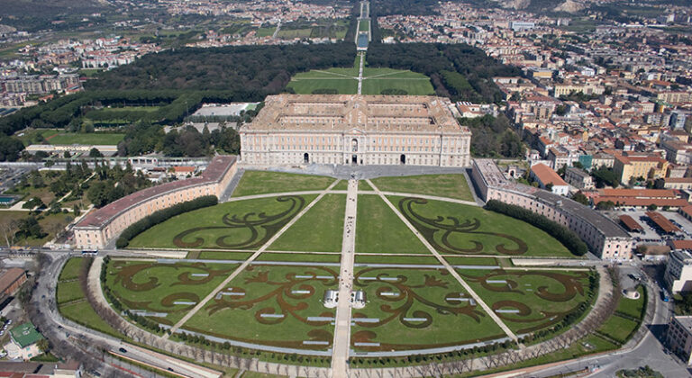 La Reggia di Caserta aderisce a ‘Domenica al museo’: il 5 gennaio ingresso gratuito agli appartamenti ottocenteschi del complesso Vanvitelliano