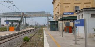 Dramma alla stazione di San Cipriano, 39enne travolto e ucciso dal treno: indaga la polizia ferroviaria