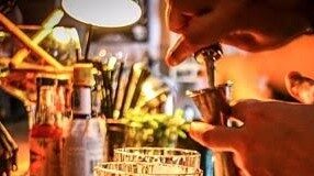 Movida a Napoli, violate tutte le regole anti-Covid ai baretti di Chiaia