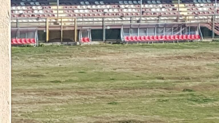Pazzesco ad Aversa, il Comune nega lo stadio Bisceglia al Real, la provocazione del presidente Pellegrino: chiudetelo