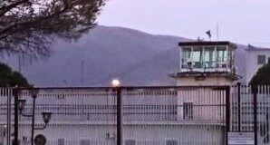 Nel carcere di Carinola sequestrati cellulari e droga