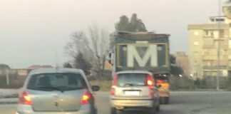 FOTO Incredibile a Crispano, sembra di stare su una pista di truck racing: mancano i controlli e i camion sfrecciano a tutte le ore