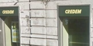 Napoli, vigilante rovina i piani della banda del buco e sventa il colpo in banca: indaga la polizia