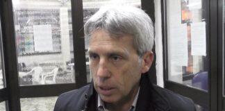 LE FOTO DELLO SCEMPIO Parete, ancora lezioni nel caos alla scuola dell’Infanzia. D’Alterio (Pd): “Il sindaco Pellegrino aveva promesso di usare il suo stipendio per le emergenze, invece se lo mette tutto in tasca”