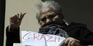 Funerali di ‘Mamma Jolanda’ a Casal di Principe, il sindaco Natale: “Ha raggiunto suo figlio don Peppe Diana. Siamo orfani del suo coraggio”