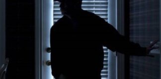 Salerno, furti in appartamenti e negozi: sgominata banda di ladri. In 8 mesi un bottino da 100mila euro