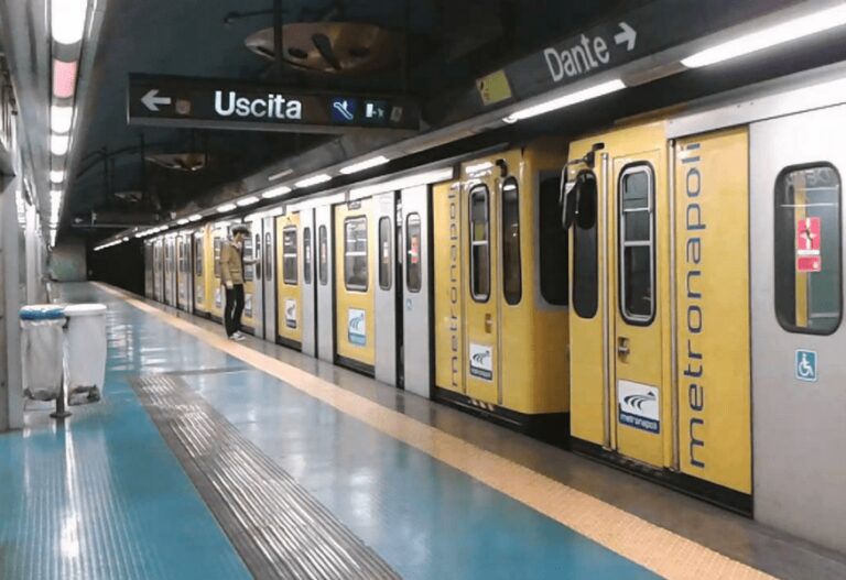 Metropolitana Napoli 1, disagi infiniti per i pendolari: coperta solo la tratta Piscinola-Dante