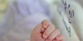 Nocera Inferiore, neonata di una settimana morta in ospedale: indagati i genitori