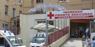 Furto nell’ospedale Loreto Mare di Napoli, rubati portafogli ed effetti personali degli operatori sanitari: indaga la polizia