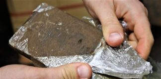 Marcianise, droga in auto e in casa: coppia in manette