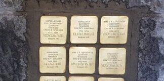 ‘Pietre d’inciampo’ a Napoli, la comunità ebraica diserta l’evento. De Majo: “Utilizzata occasione per fare polemica”