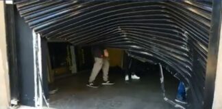 Frattamaggiore, tentano il furto nel centro scommesse sfondando l’ingresso con un’auto: è caccia ai responsabili