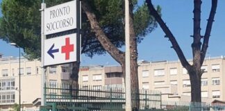 Teverola, guardia giurata rischia di rimanere schiacciata dal cancello di un capannone dell’ex Indesit: ricoverato al Moscati