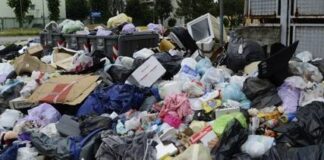 Napoli invasa dai rifiuti a Natale, Fi: “Altro che Alberto Angela, è sconfortante”