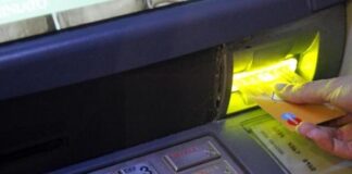 Giugliano, tentano di scardinare il bancomat facendo esplodere un ordigno: banditi messi in fuga dai carabinieri