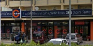Assalto armato a Santa Maria Capua Vetere, rubato l’incasso del supermercato: è caccia ai responsabili