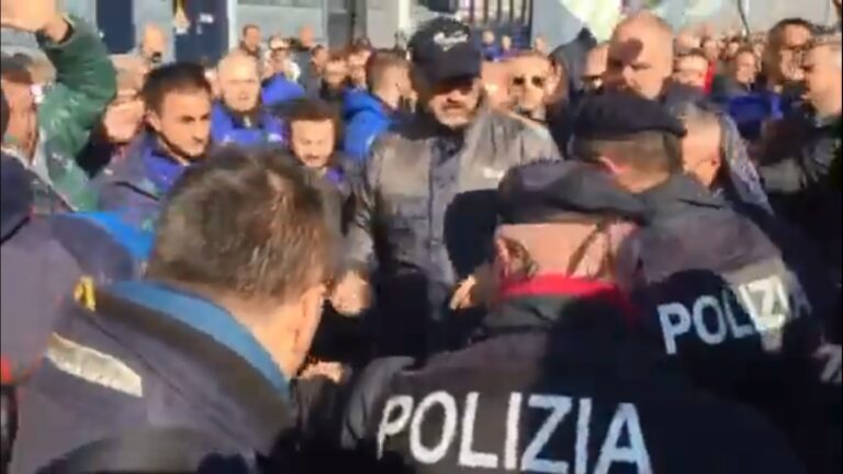 Stabilimento Whirlpool di Napoli, l’azienda annuncia la chiusura entro il 31 marzo: Invitalia cerca un nuovo acquirente ‘credibile’