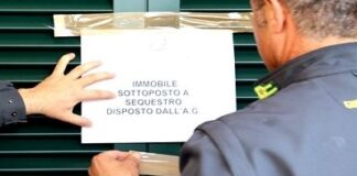 Napoli, acquista casa con i soldi della camorra e la registra come scuderia: arrestato 53enne cassiere del clan Pesacane