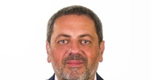 Aversa, battaglie social sul caso liceo Fermi. Romano risponde a Palmiero: “Offese vergognose, lui dovrebbe essere super partes”