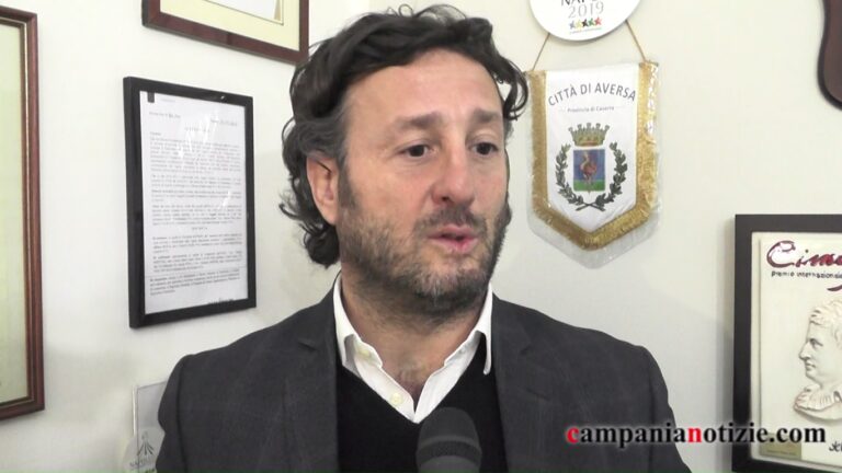 LA VIDEO INTERVISTA Aversa, il consigliere Oliva sul caso liceo Fermi: “Ennesima figuraccia del sindaco Golia, non è in grado di amministrare la città”