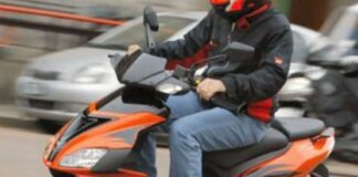 Napoli, non si ferma all’alt e investe un carabiniere: ai domiciliari 43enne senza patente e con lo scooter senza assicurazione