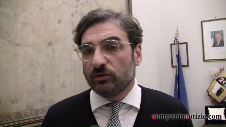 Aversa, botta e risposta tra il sindaco e l’ex assessore Carpentiero. Golia: “Non ha fatto altro che confermare le mie motivazioni”