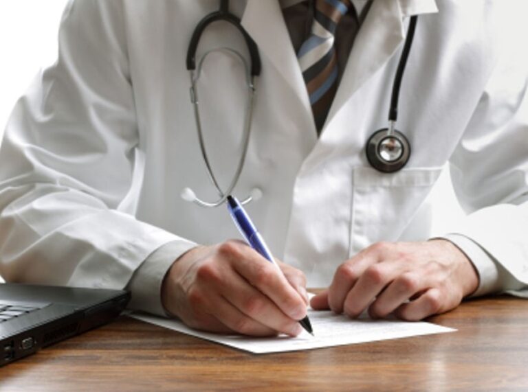 Caos a Maddaloni, 3 medici del poliambulatorio di gruppo vanno in pensione in contemporanea: 4500 persone lasciate senza assistenza sanitaria