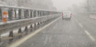 Meteo in Campania, vento forte e gelo: neve in alto Casertano. Previsti disagi fino a domani pomeriggio